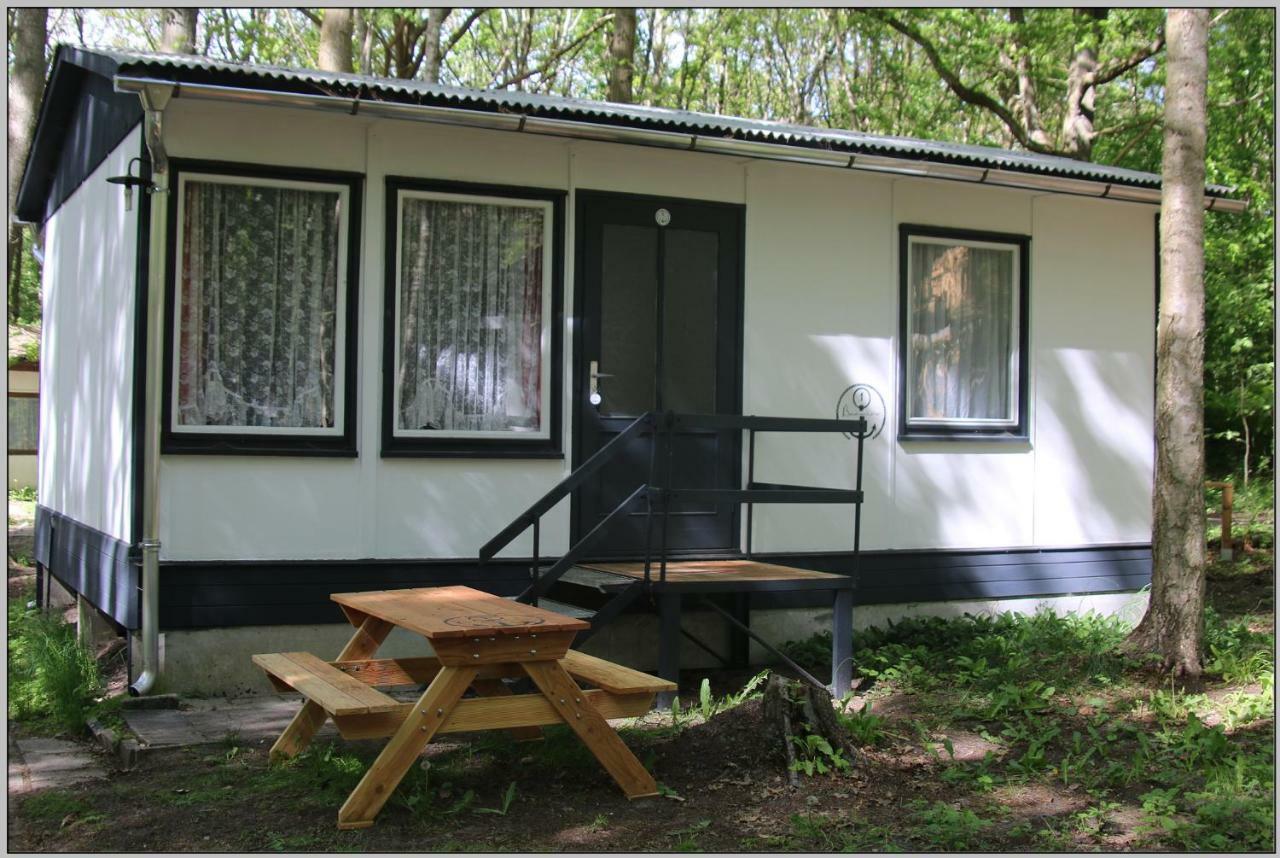 Ddr Bungalow Direkt Am Strand Auf Rugen Dranske Exteriér fotografie