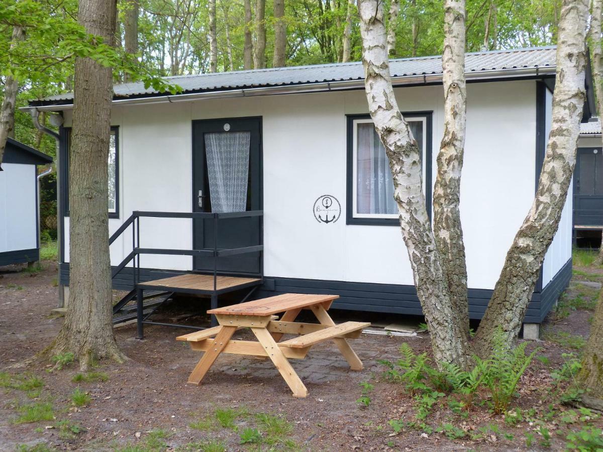 Ddr Bungalow Direkt Am Strand Auf Rugen Dranske Exteriér fotografie