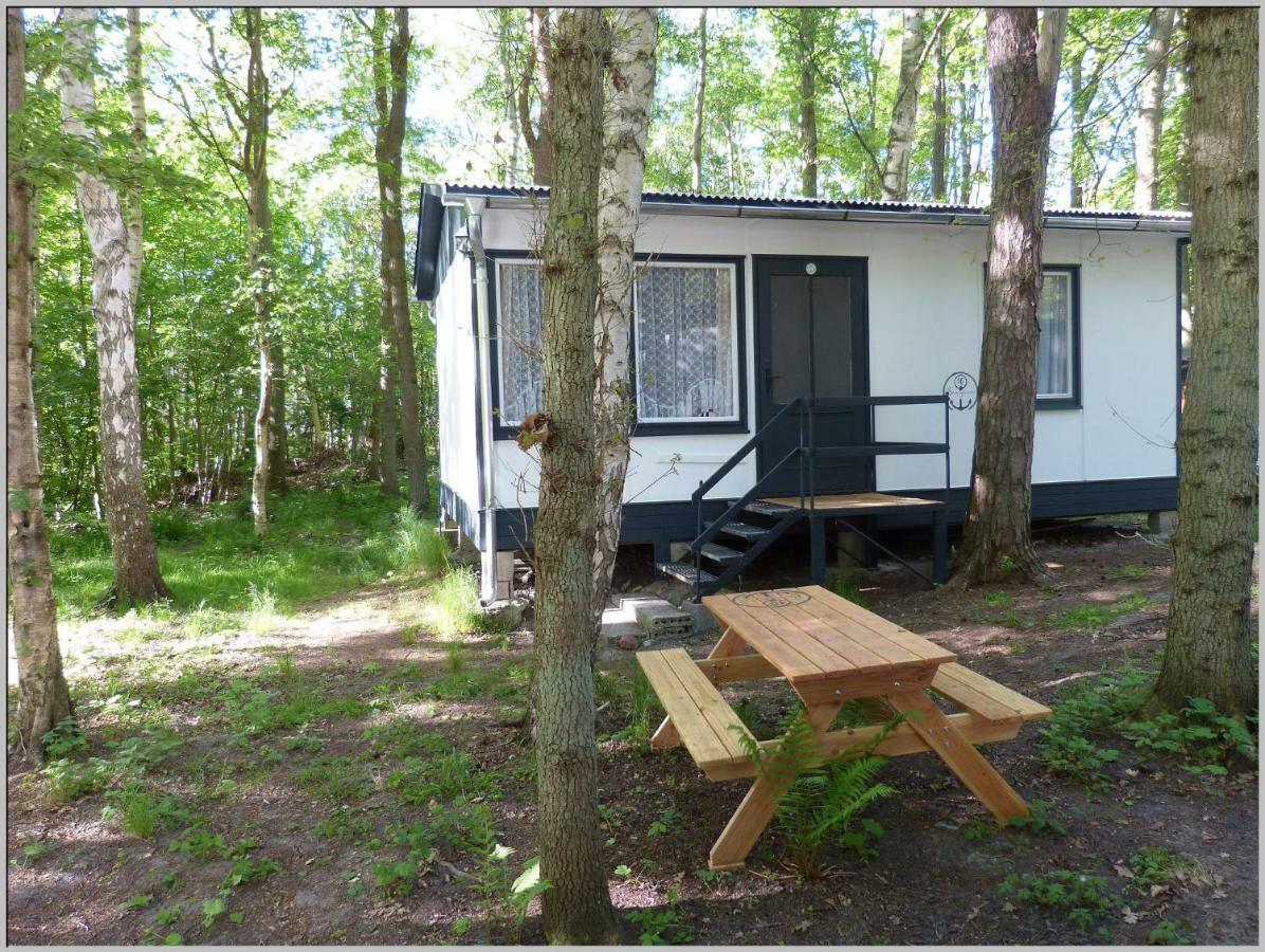 Ddr Bungalow Direkt Am Strand Auf Rugen Dranske Exteriér fotografie