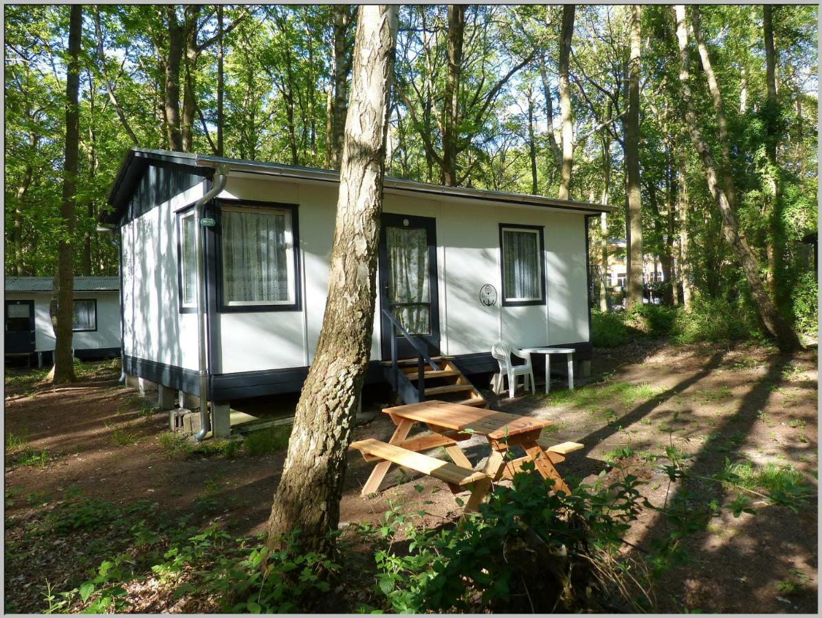 Ddr Bungalow Direkt Am Strand Auf Rugen Dranske Exteriér fotografie