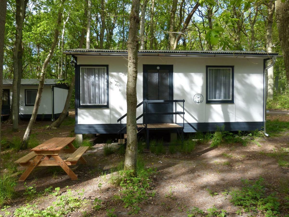 Ddr Bungalow Direkt Am Strand Auf Rugen Dranske Exteriér fotografie