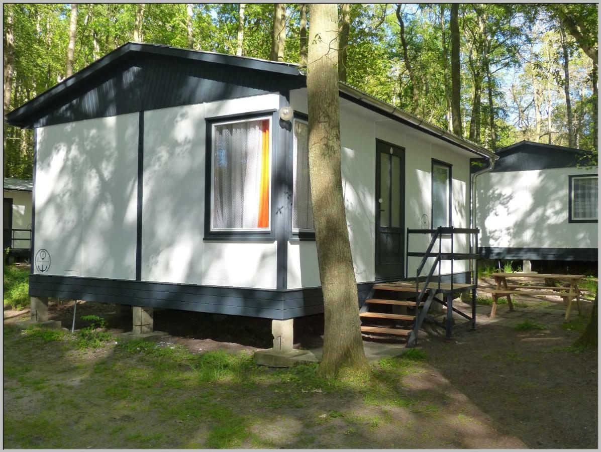 Ddr Bungalow Direkt Am Strand Auf Rugen Dranske Exteriér fotografie