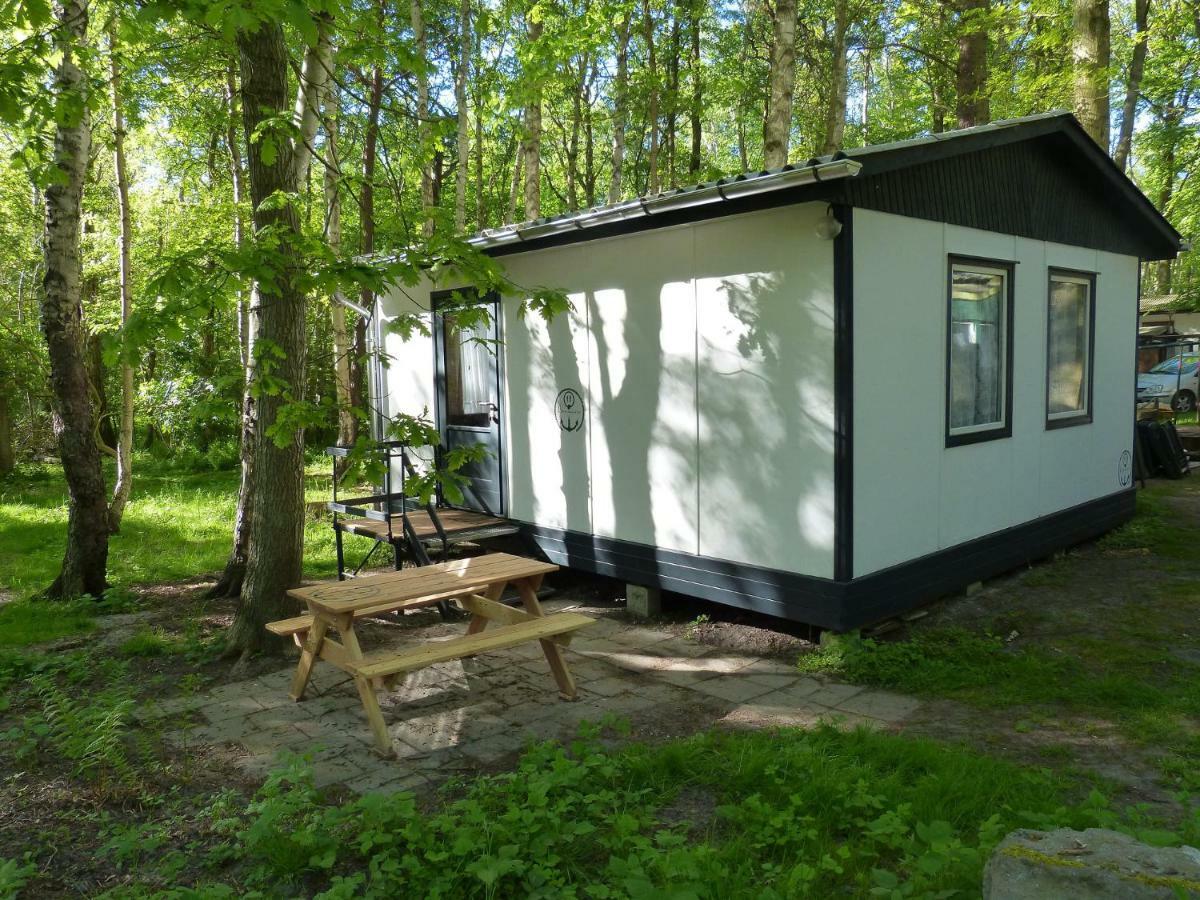 Ddr Bungalow Direkt Am Strand Auf Rugen Dranske Exteriér fotografie